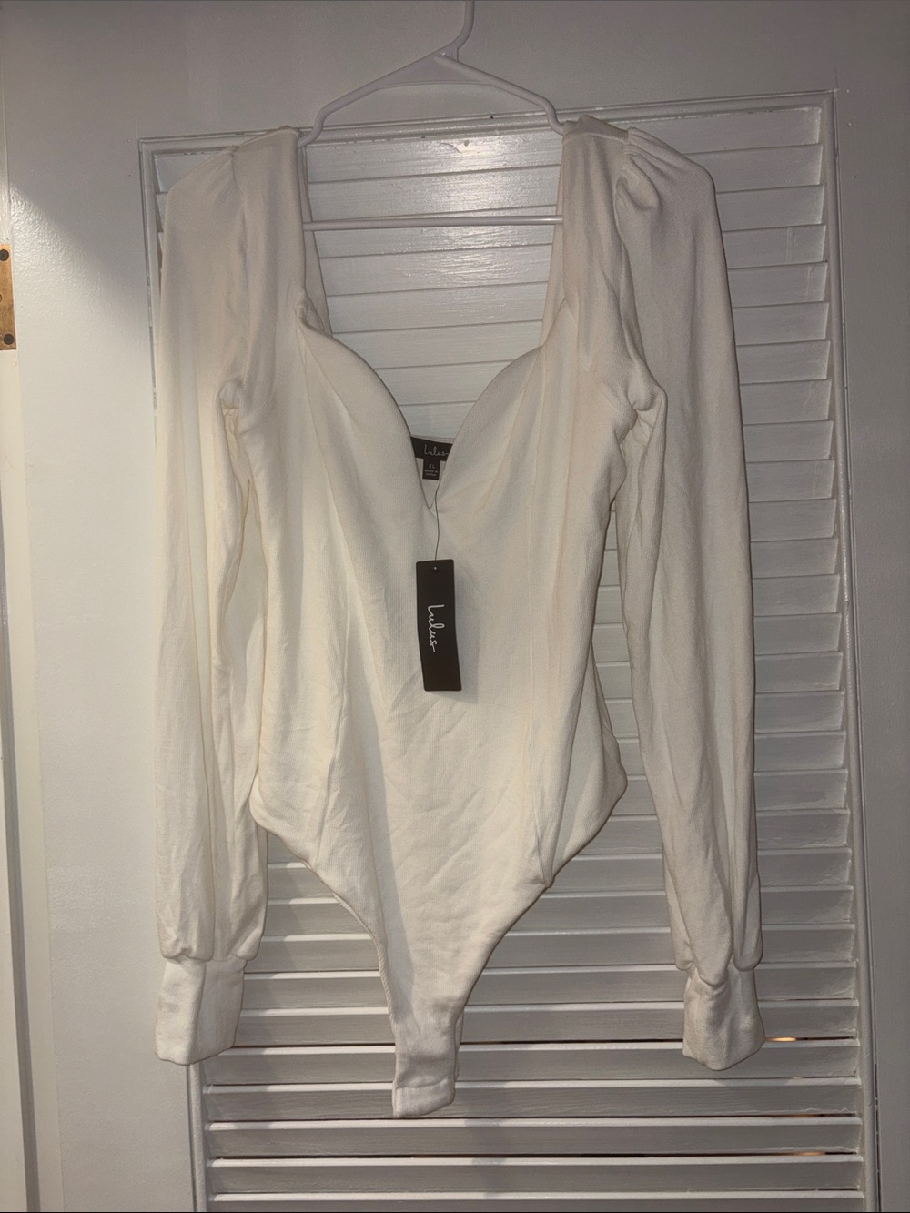 Trendy Brand New Lulu's Cream Long-Sleeve Plunging V-Neck Bodysuit🔥